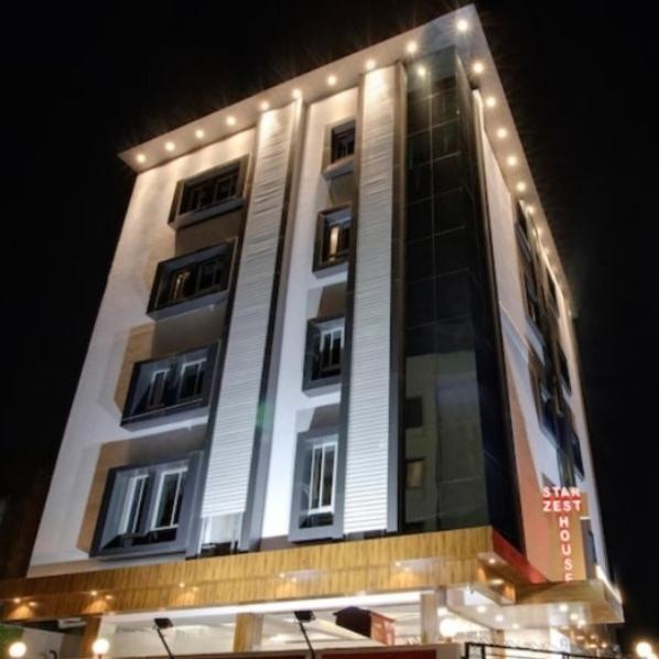 Hotel Star Zest House Нагпур Экстерьер фото